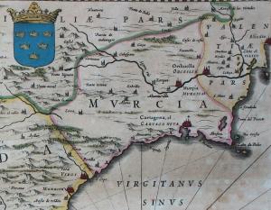 Mapa del Reino de Murcia de la Geographia Blaviana de Joan Blaeu (1659). En el cuadrante superior izquierdo aparece el blasón del reino, que quedó incluido en la bandera y el escudo de la Región de Murcia